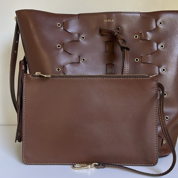 Furla Vittoria Bucket Bag - Picture 13 of 16